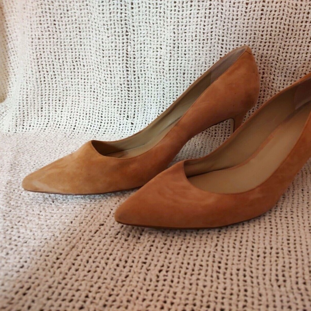 Ann Taylor Heels Tan Suede Quilted Pumps Pointed Toe Size 9